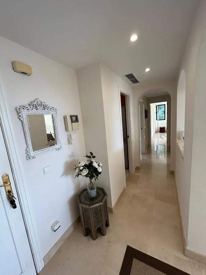 Penthouse Karina Los Arqueros Benahavis 0*,